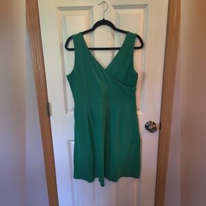 Elegant Green Sleeveless Dress